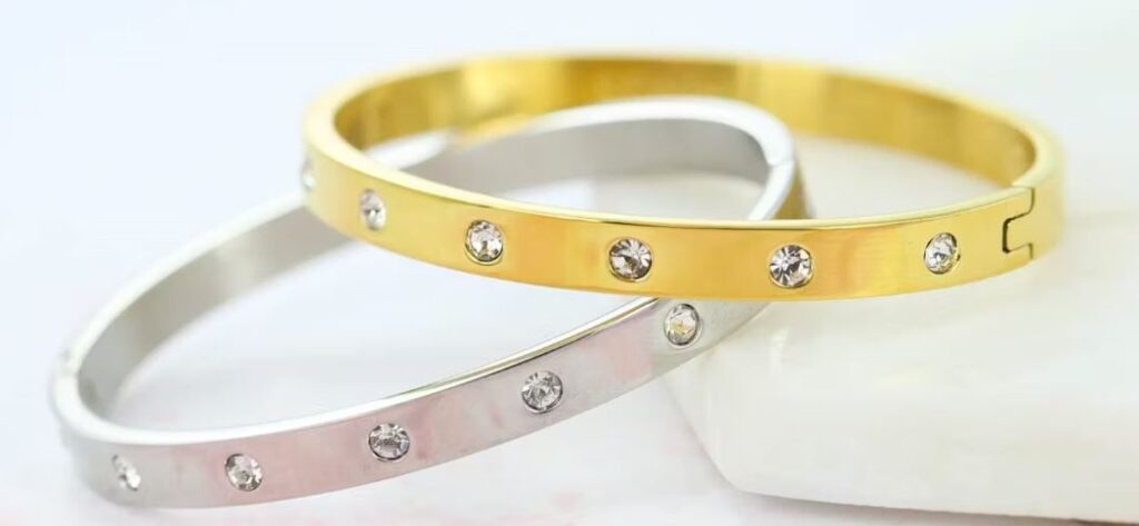 What Jewelry Turns Skin Green - How to Avoid It? Skin Green