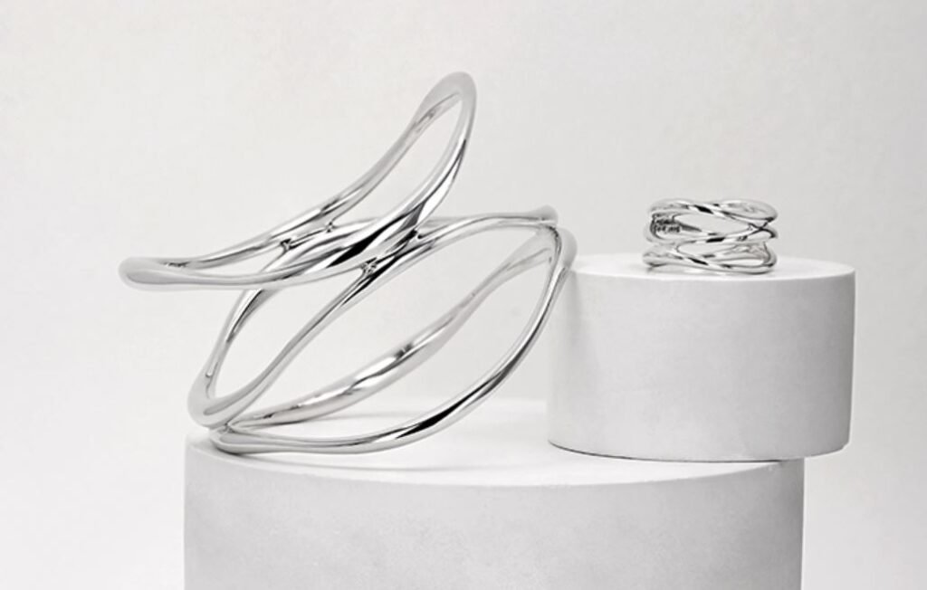 What Does 925 Mean on Silver Earrings? Sterling Silver