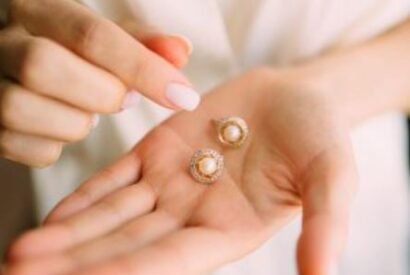 Thumbnail for Why Gold Ring Turns Finger Black – Cause and Solution