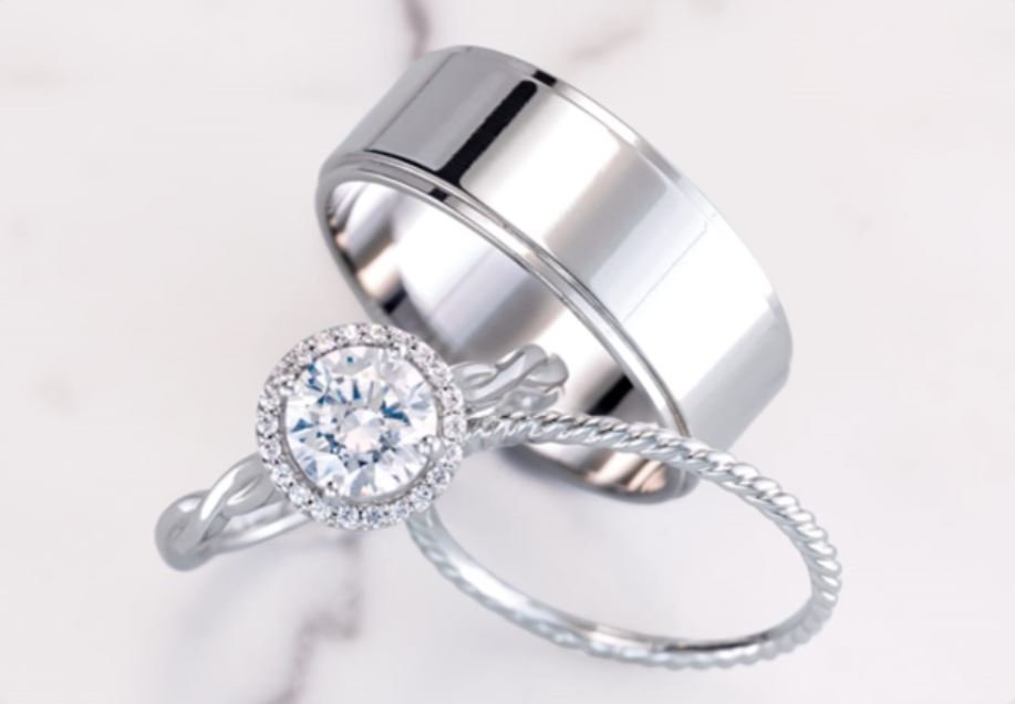 White Gold vs Sterling Silver - What is Better? Sterling Silver